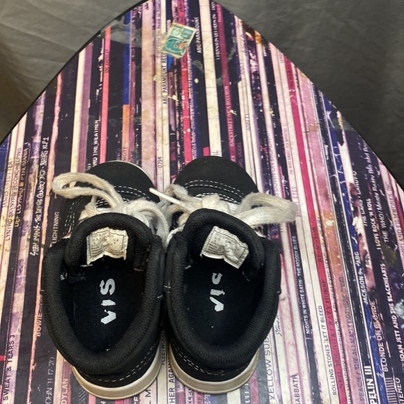 Levi’s High Top Shoes - Picture 4 of 7